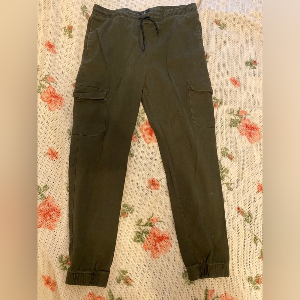 Triumph Tragedy men’s joggers 🏃